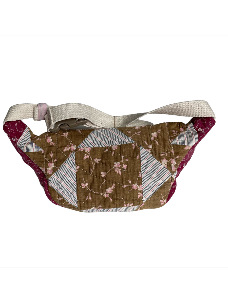 Quilted Fanny Pack - Bear Paw (a)